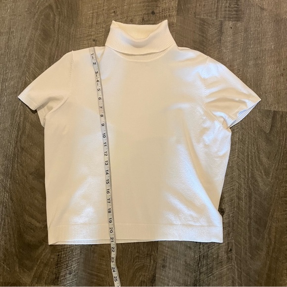 Judith Hart White Turtleneck Short Sleeve sweater - Picture 2 of 5